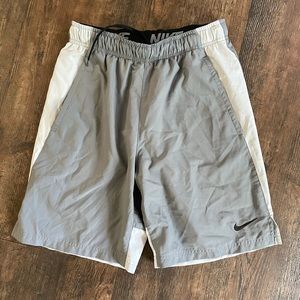 Men’s Nike shorts with pockets